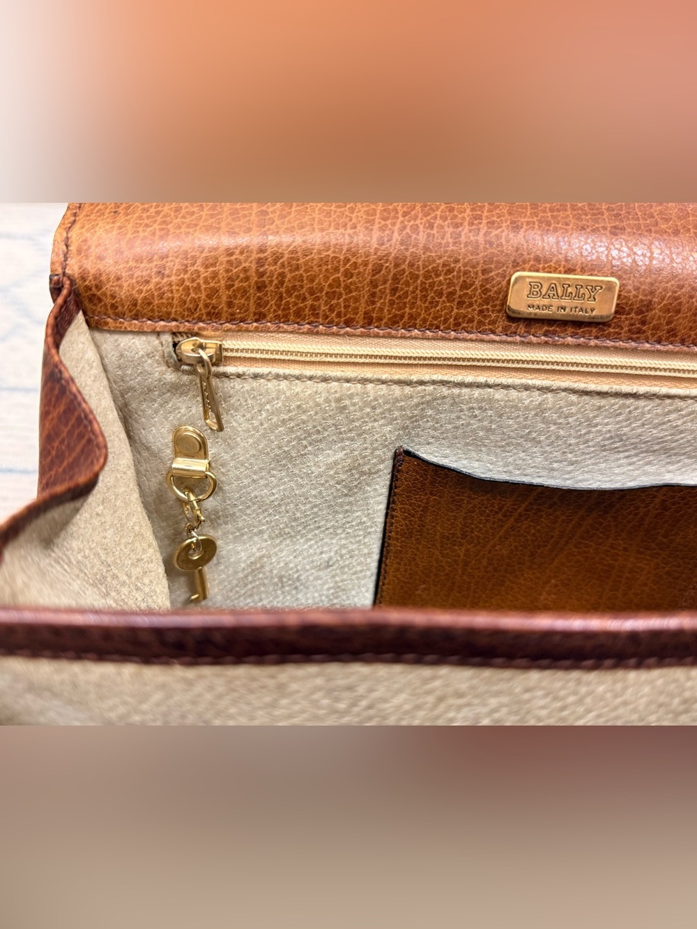 BALLY Vintage 90s Unisex Classic Brown Boar Leather 2-Way Top Handle W/ Org. Key - Picture 13 of 16